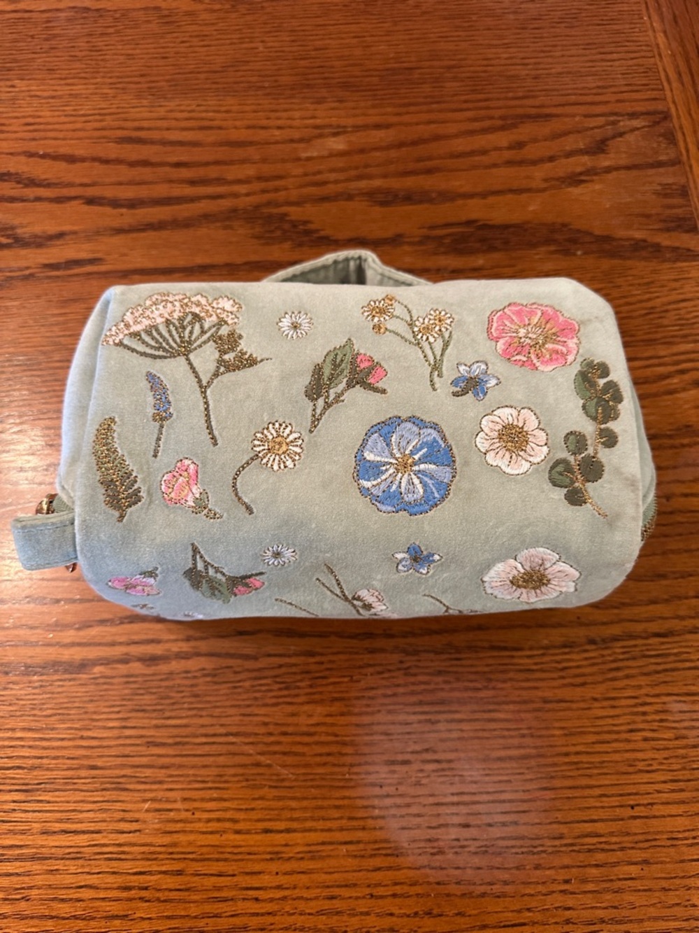 Elizabeth Scarlett makeup bag - Picture 4 of 6